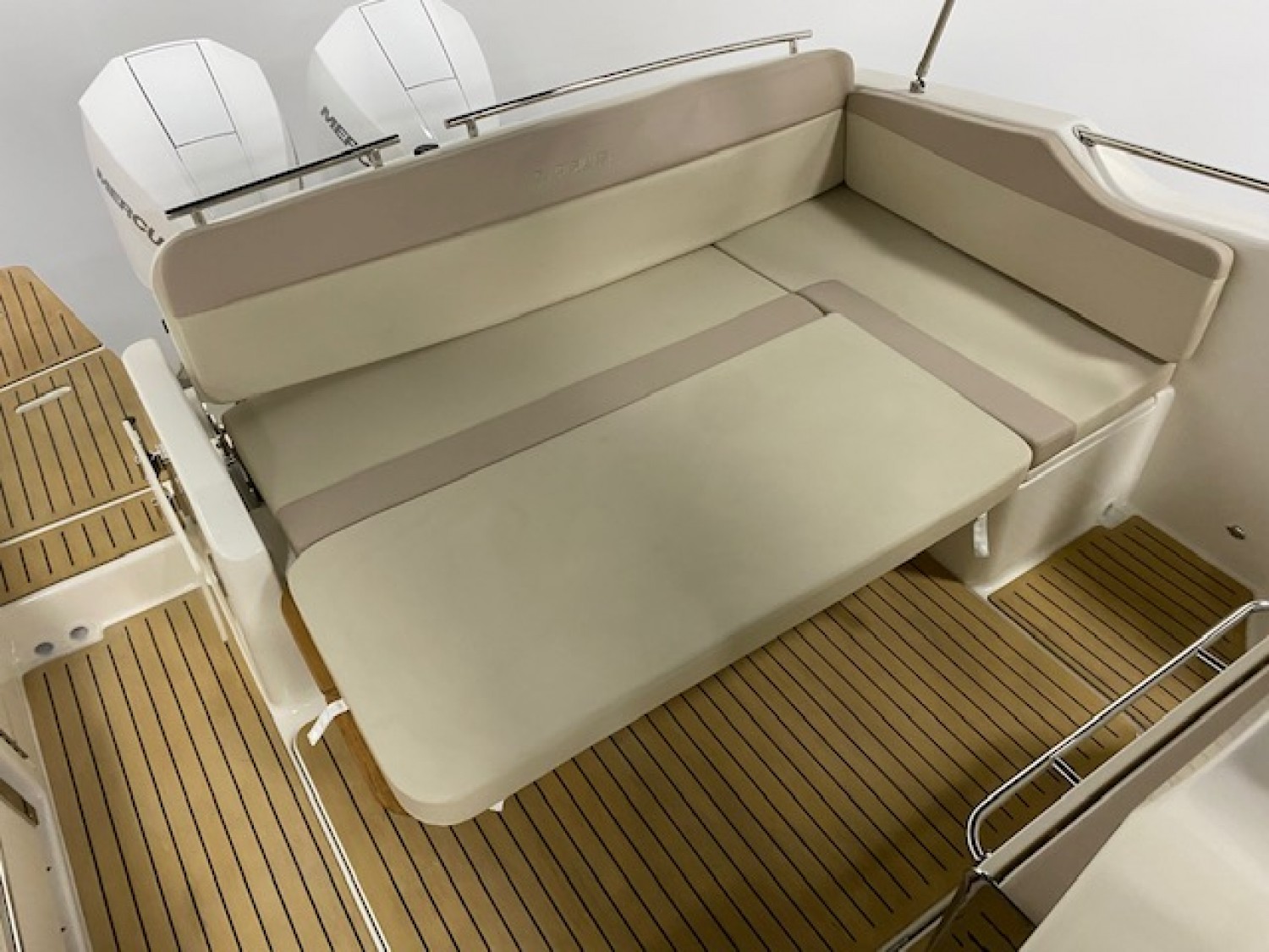 slider 15 Quicksilver Activ 875 Sundeck